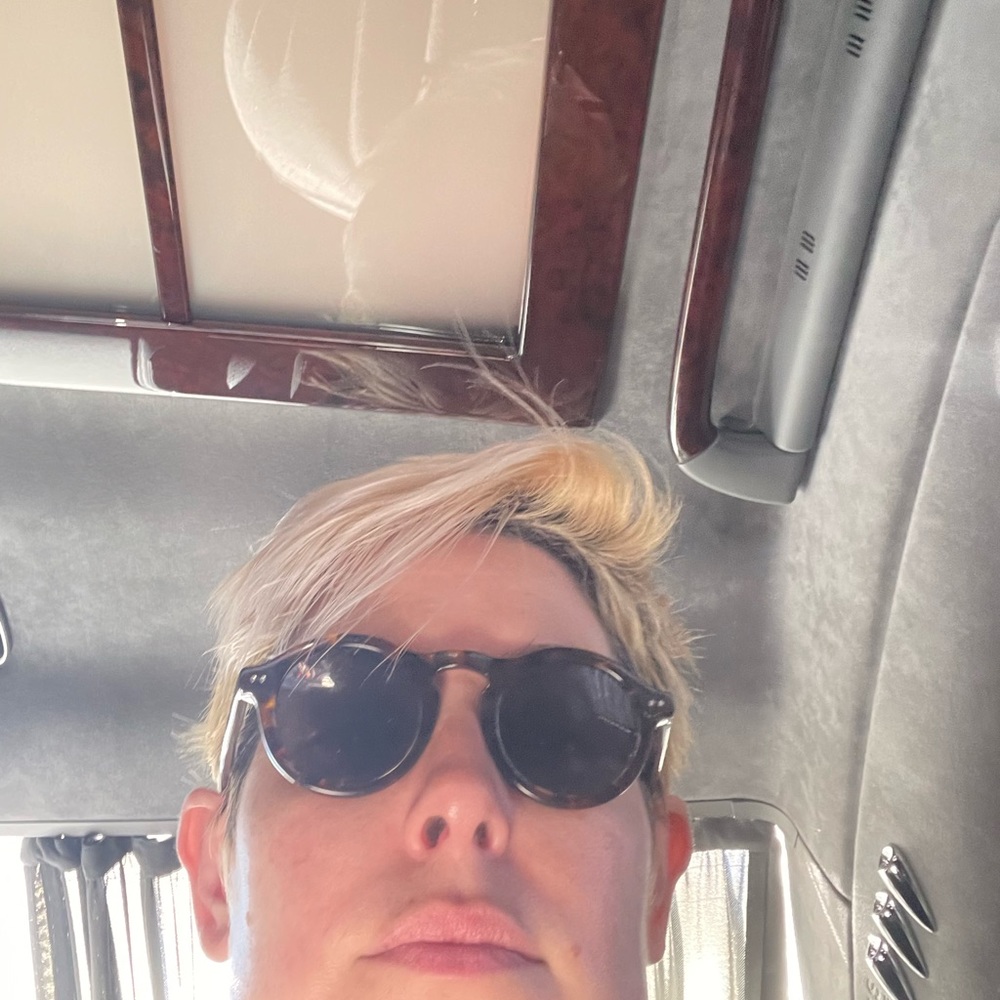 Meet your Posher, Alexis